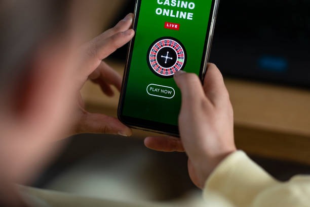 pahingtoto payment methods displayed on mobile screen including DANA, OVO, GoPay, and bank transfers